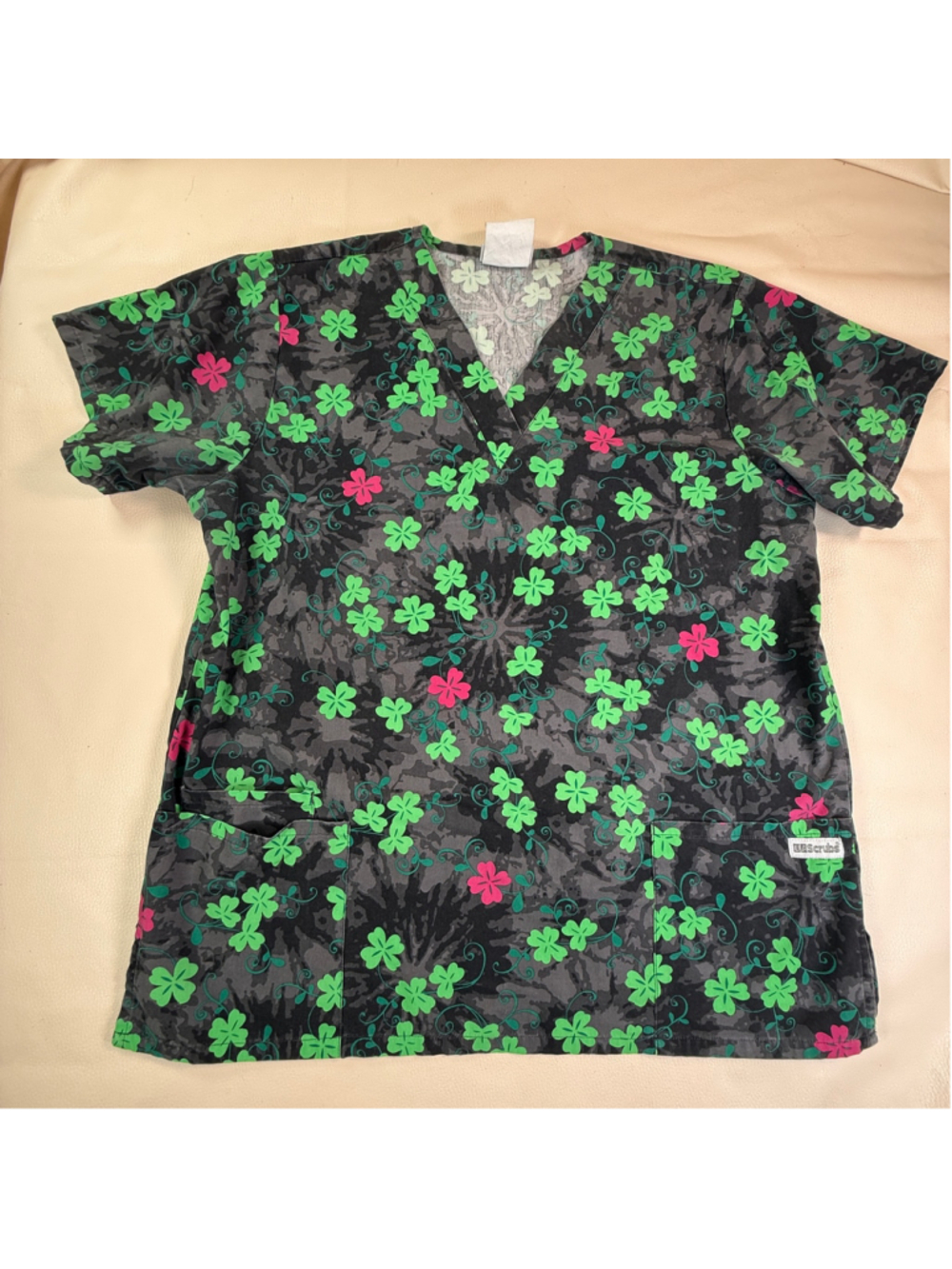 UA Scrubs Shamrock Clover Scrub Top Large St Patricks Day Nurse Medical